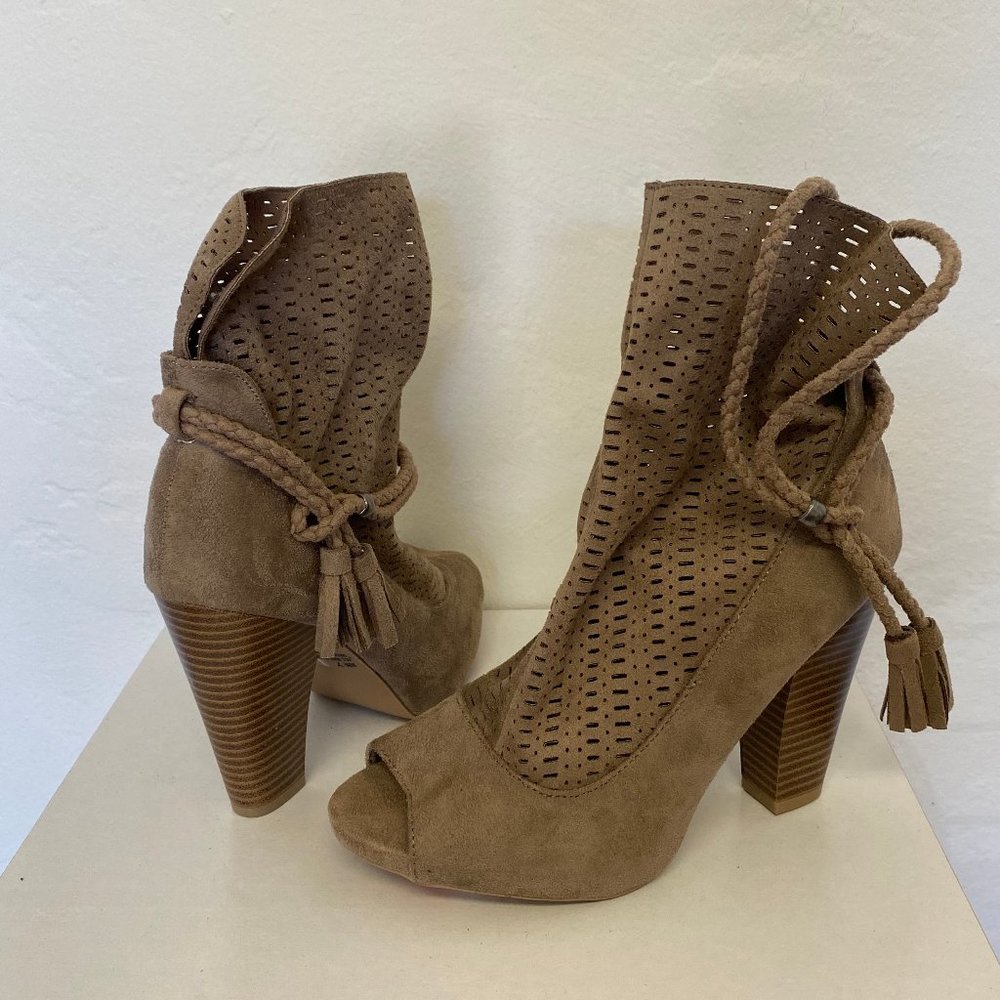 Qupid, Block heel